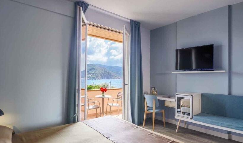 חדר סופריור צדדי נוף לים, Riva Del Sole