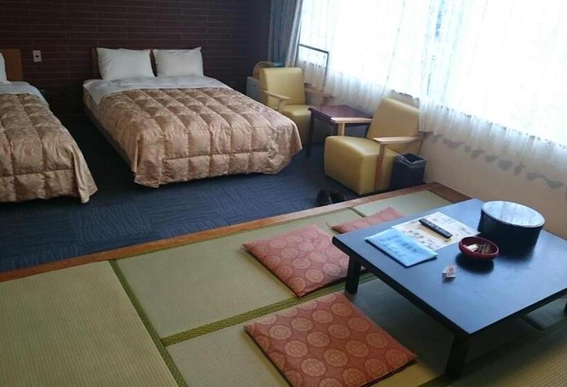 غرفة قياسية رباعية, Ikaho Grand