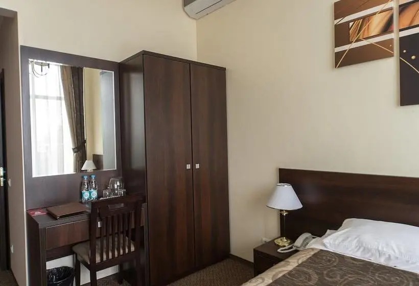 اتاق استاندارد با بالکن, 41