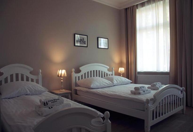 חדר סטנדרט לשלושה, Dwie Wieże