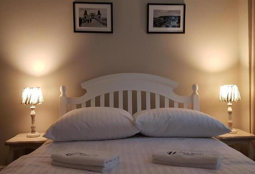 חדר סטנדרט לשלושה, Dwie Wieże