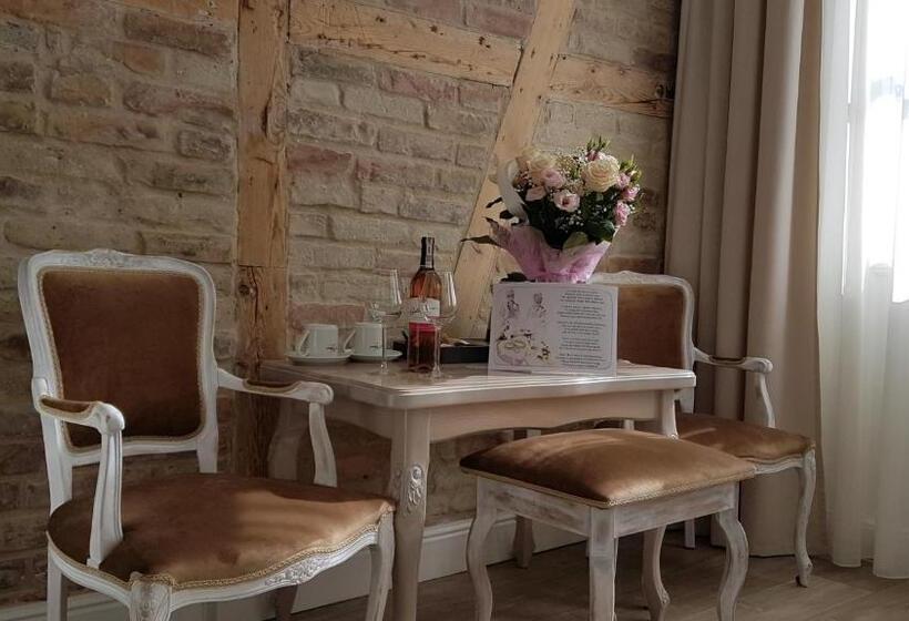 חדר דלוקס לשלושה, Dwie Wieże