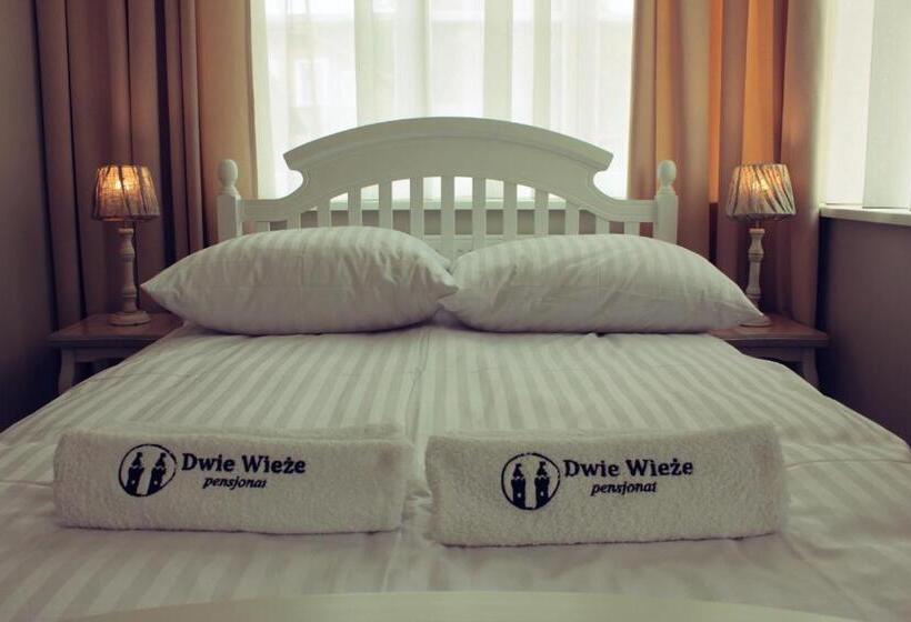 חדר יחיד בסיסי, Dwie Wieże