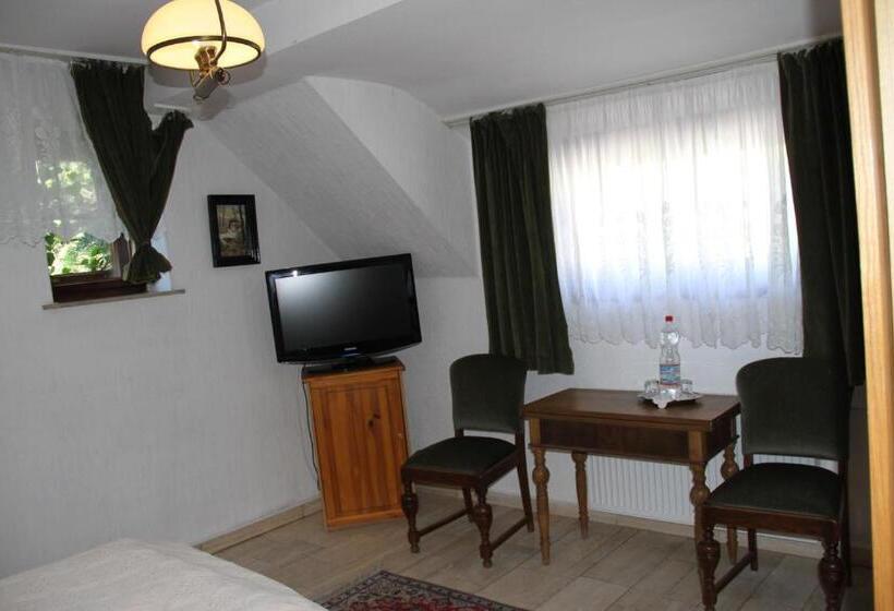 اتاق استاندارد یک نفره, Fisherman's House