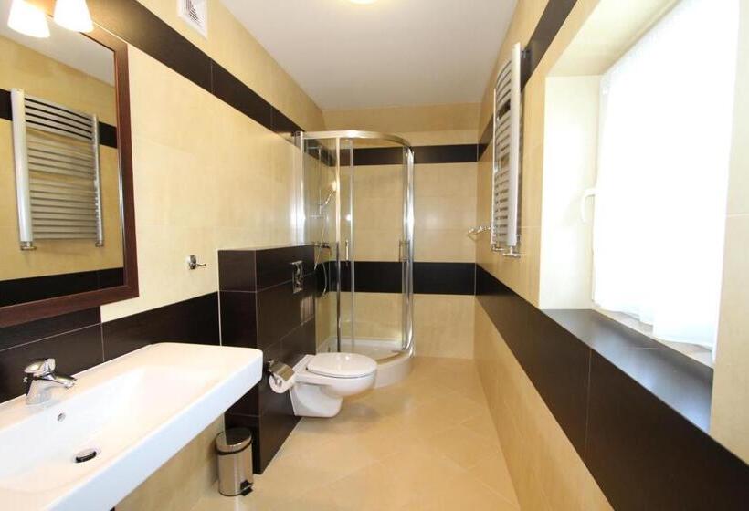 اتاق راحتی, Fisherman's House