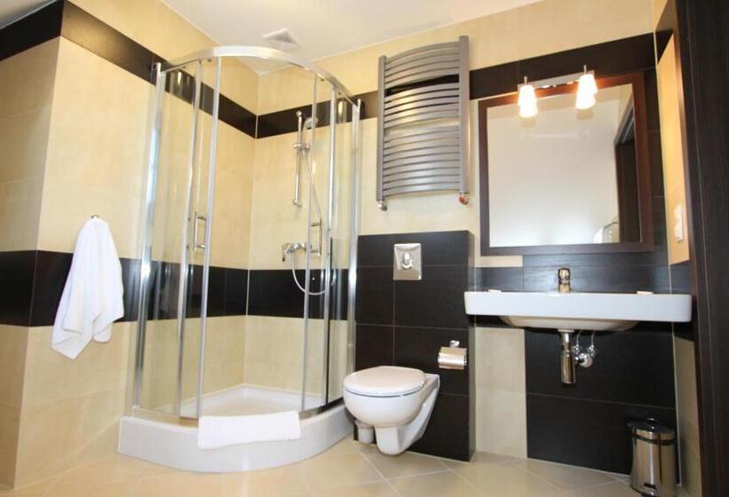 اتاق راحتی, Fisherman's House