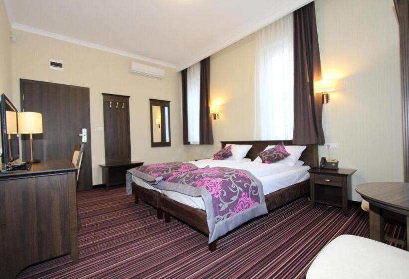 اتاق راحتی, Fisherman's House