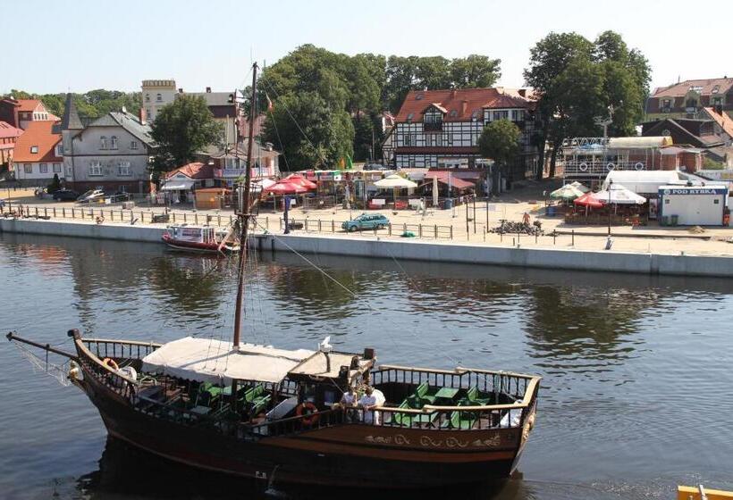 Comfort room with view, Fisherman's House