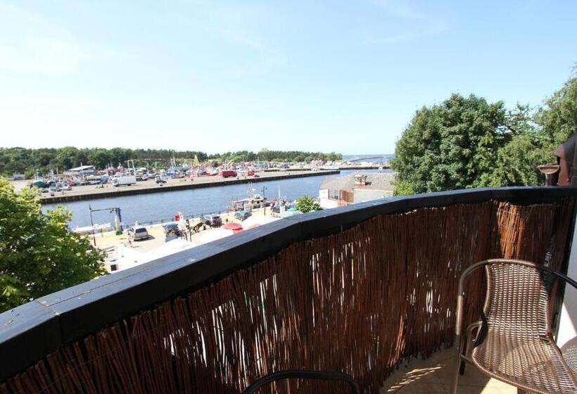 Comfort room with view, Fisherman's House