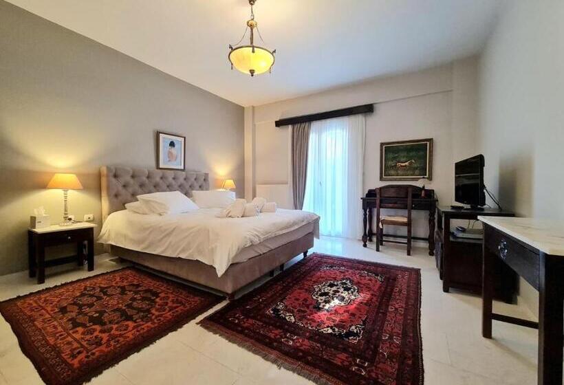 استودیوی استاندارد, Papastavrou Apartments