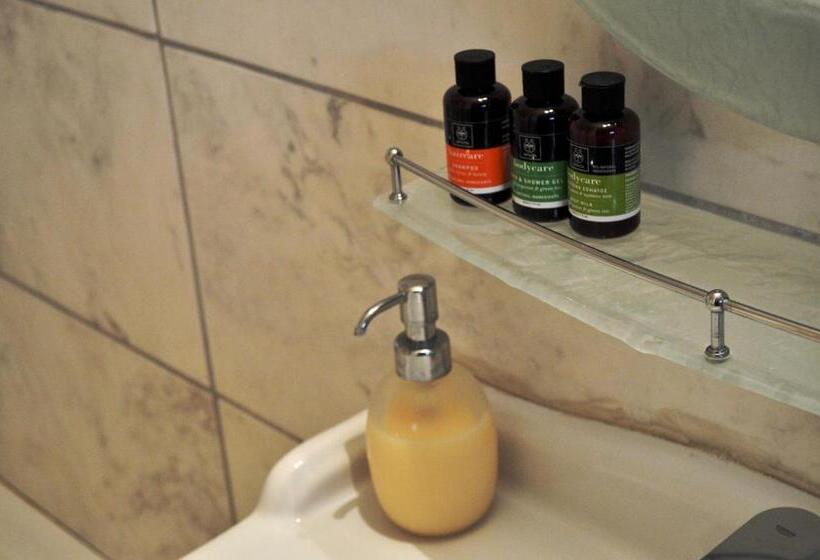 سوییت, Papastavrou Apartments