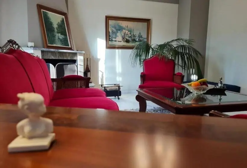 スイート, Papastavrou Apartments