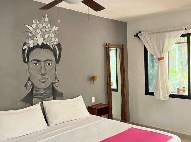 بانگلوی لوکس, Maya Eco Village