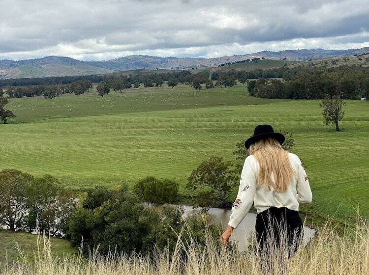 בקתה, Kimo Estate