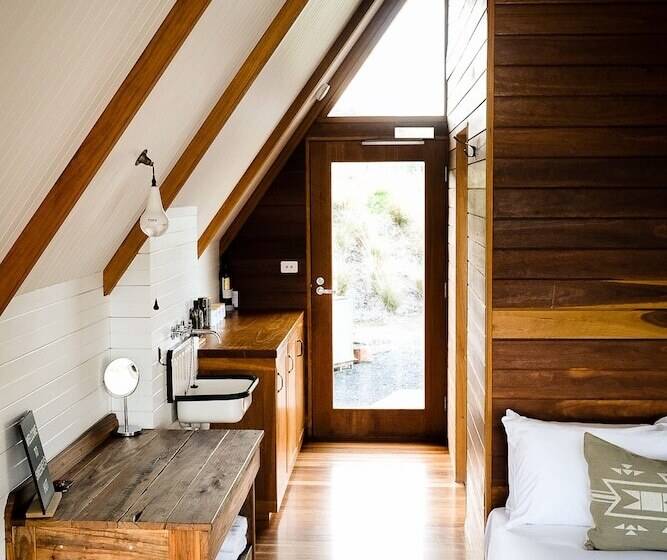 בקתה, Kimo Estate