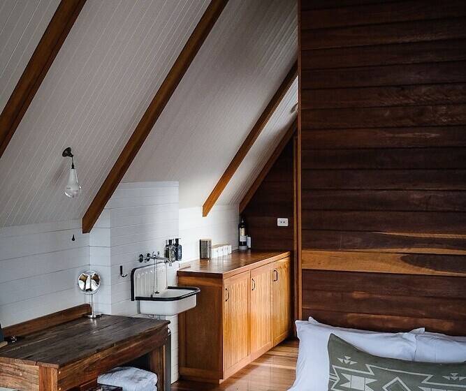 בקתה, Kimo Estate