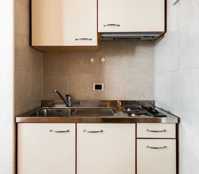 エコノミーワンルーム, Residence Contrin