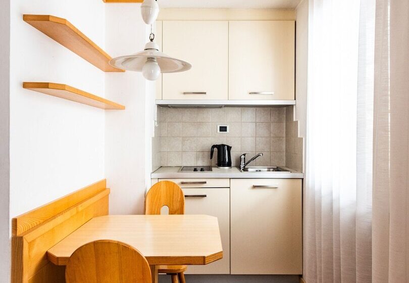 Студио Economy, Residence Contrin