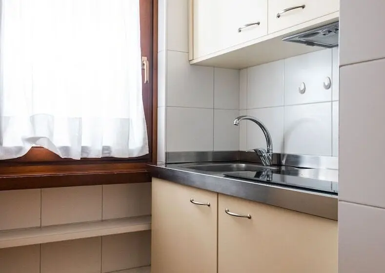 اتاق دوبلکس, Residence Contrin