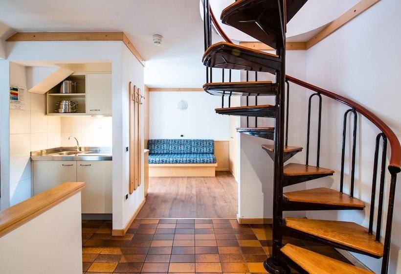 复式房间, Residence Contrin