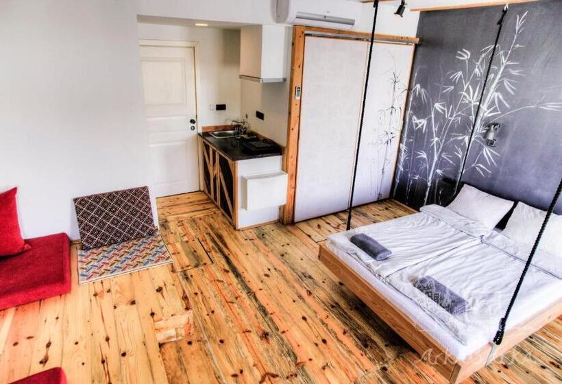 带大床的标准工作室, Arkabarka 2  Floating Dream Rooms And Apartments