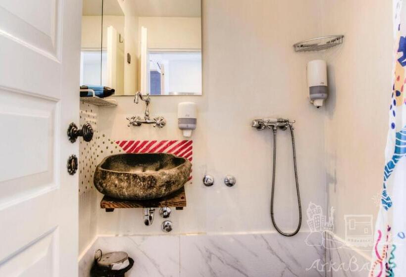 带大床的标准工作室, Arkabarka 2  Floating Dream Rooms And Apartments