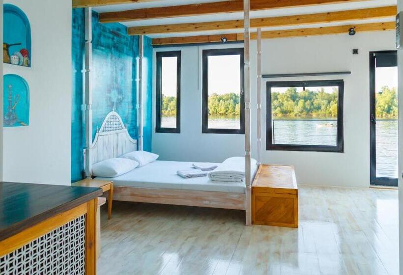 标准工作室, Arkabarka 2  Floating Dream Rooms And Apartments