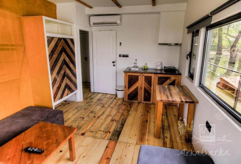 带1个卧室的带阳台的公寓, Arkabarka 2  Floating Dream Rooms And Apartments