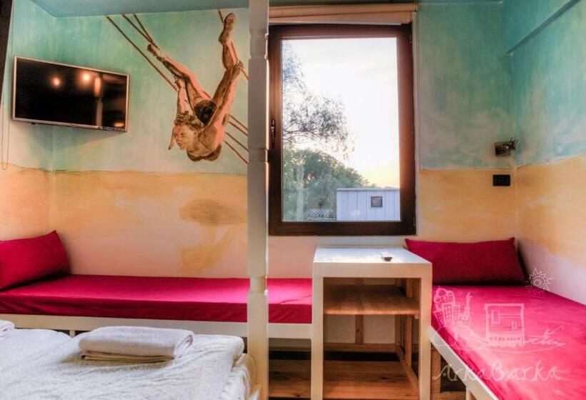 اتاق استاندارد سه نفره, Arkabarka 2  Floating Dream Rooms And Apartments