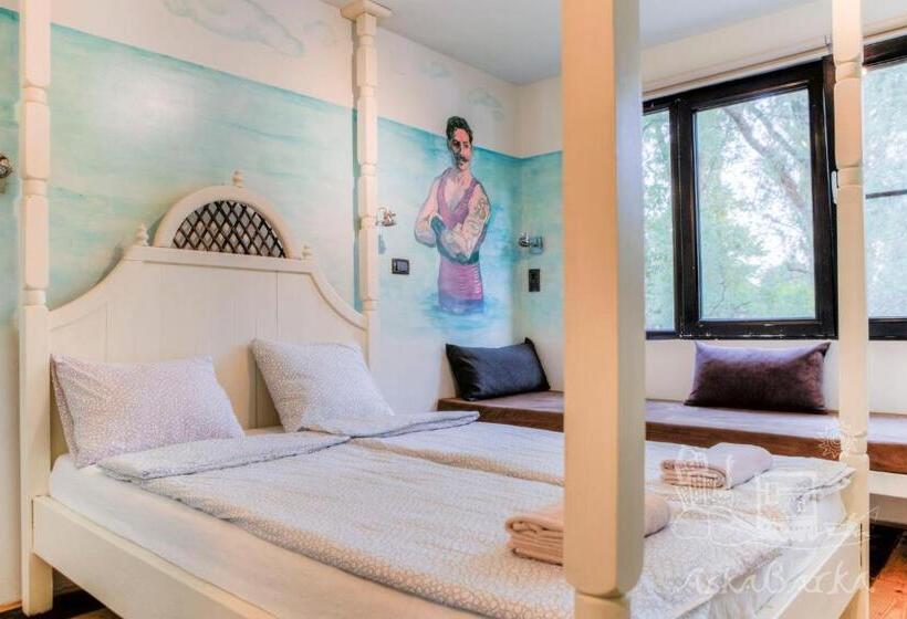 标准三人间, Arkabarka 2  Floating Dream Rooms And Apartments