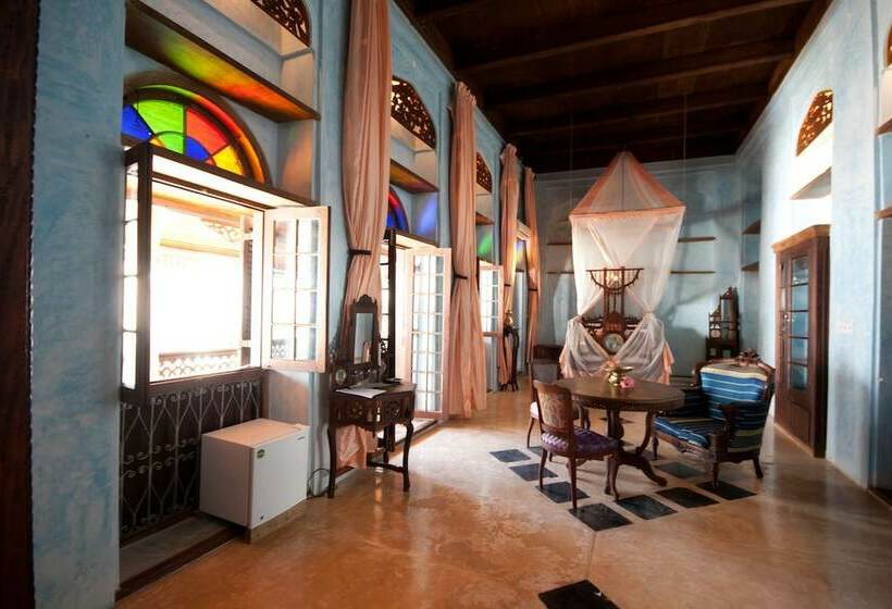 标准间, Emerson Spice