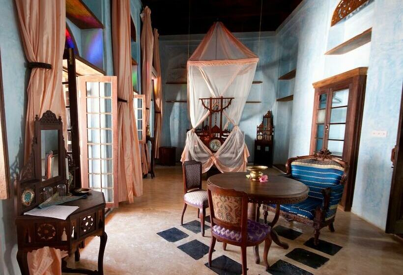 标准间, Emerson Spice