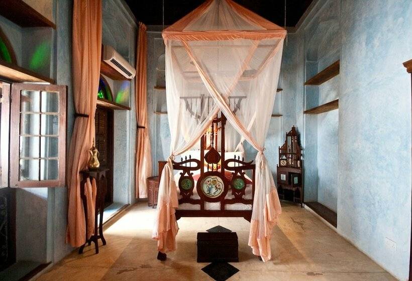 标准间, Emerson Spice