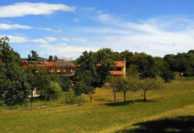 آپارتمان 2 خوابه, Agriturismo Radovic