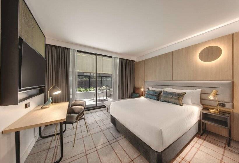 Номер Стандарт с Балконом, Vibe Hotel Sydney Darling Harbour
