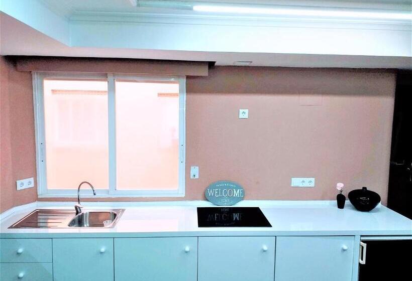 Standard room with outdoor bath, Collection City   Bed & Breakfast, Alicante Center I Cocina & Amplia Terraza   Jardín