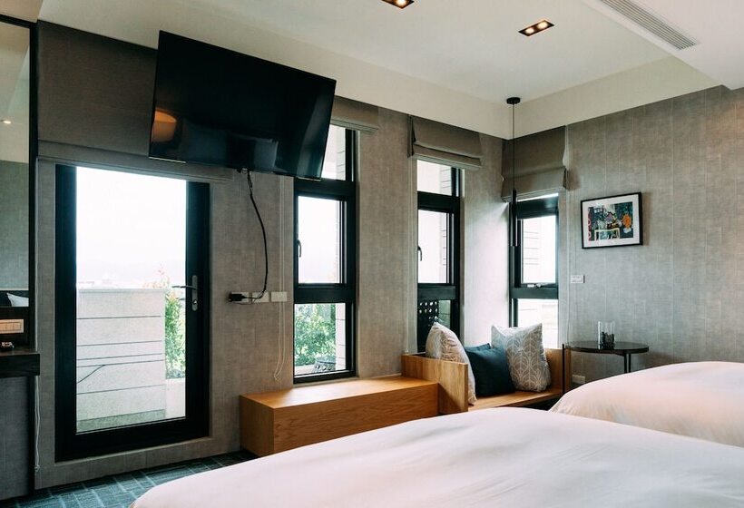 اتاق لوکس چهار تخته, Tsang Kuo Resort