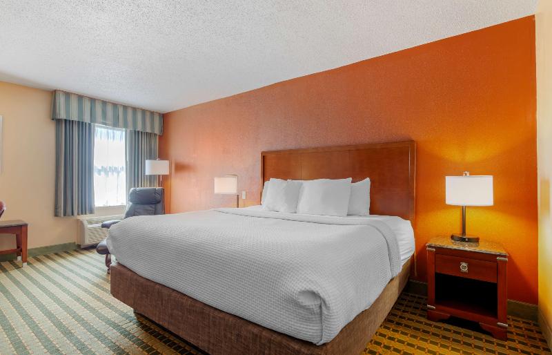 اتاق لوکس چهار تخته, Tsang Kuo Resort