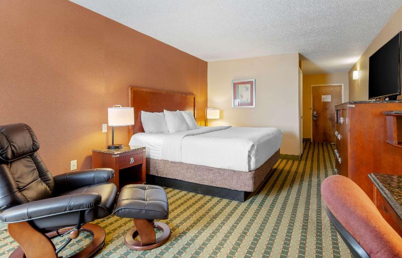 اتاق لوکس چهار تخته, Tsang Kuo Resort