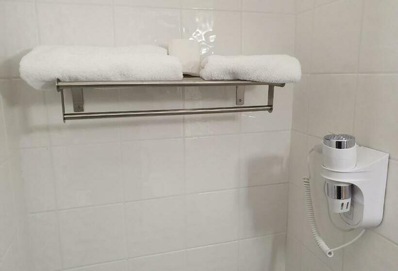 غرفة قياسية, Auberge De La Licorne