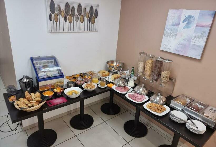 غرفة إقتصادية, Auberge De La Licorne