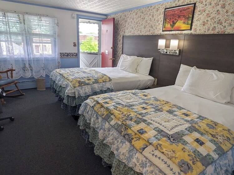 Номер Стандарт 2 Двуспальные Кровати, Bennington Motor Inn