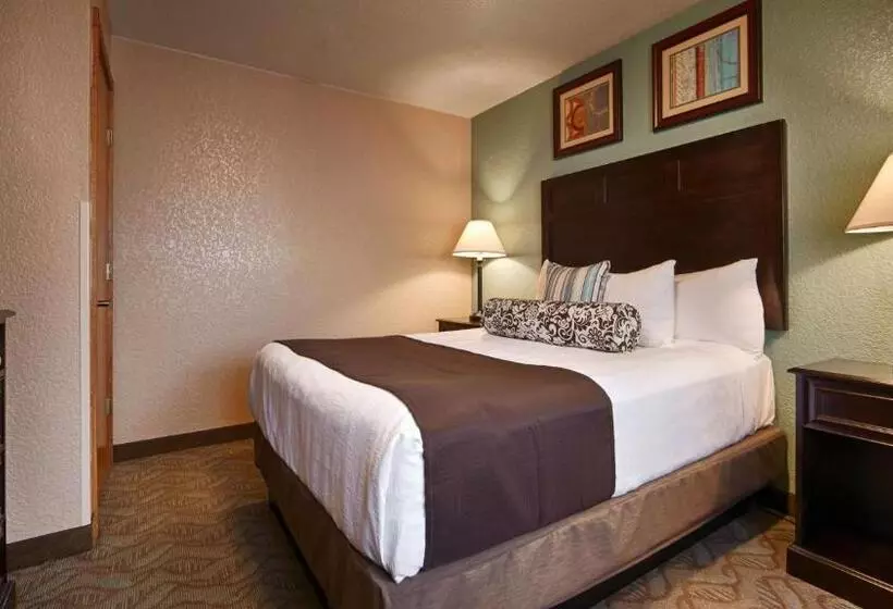 سوییت, Best Western Plus Bayshore Inn