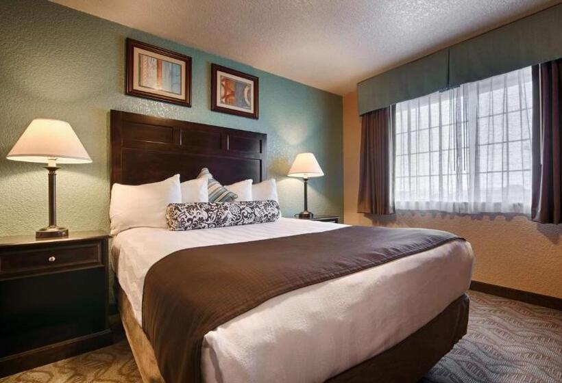 جناح, Best Western Plus Bayshore Inn