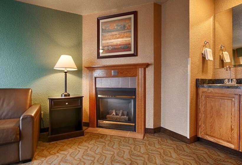 جناح, Best Western Plus Bayshore Inn