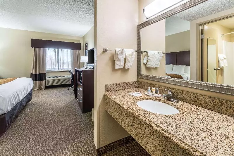 キングサイズベッドのスタンダードルーム, Comfort Inn Festusst. Louis South