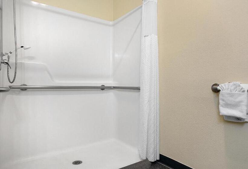 身障者適用キングサイズベッドルーム, Days Inn By Wyndham Ellensburg
