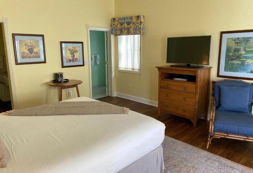 Номер Премиум, Elm House Inn