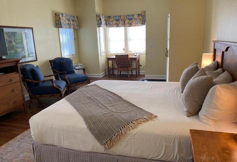 Номер Премиум, Elm House Inn