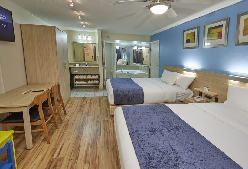 غرفة سوبيريور مزود بجاكوزى, Ramada By Wyndham Flamingo Water Park